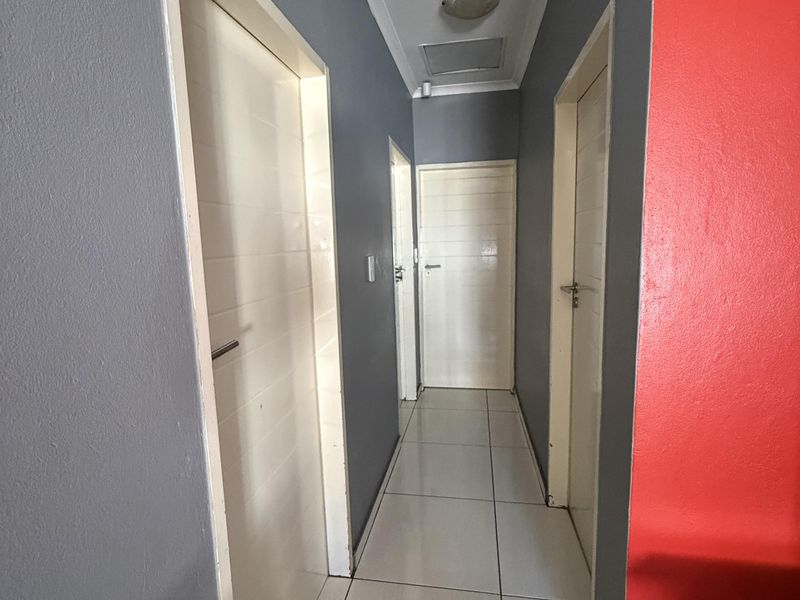 Townhouse Rental Monthly In Witbank - Photo 9