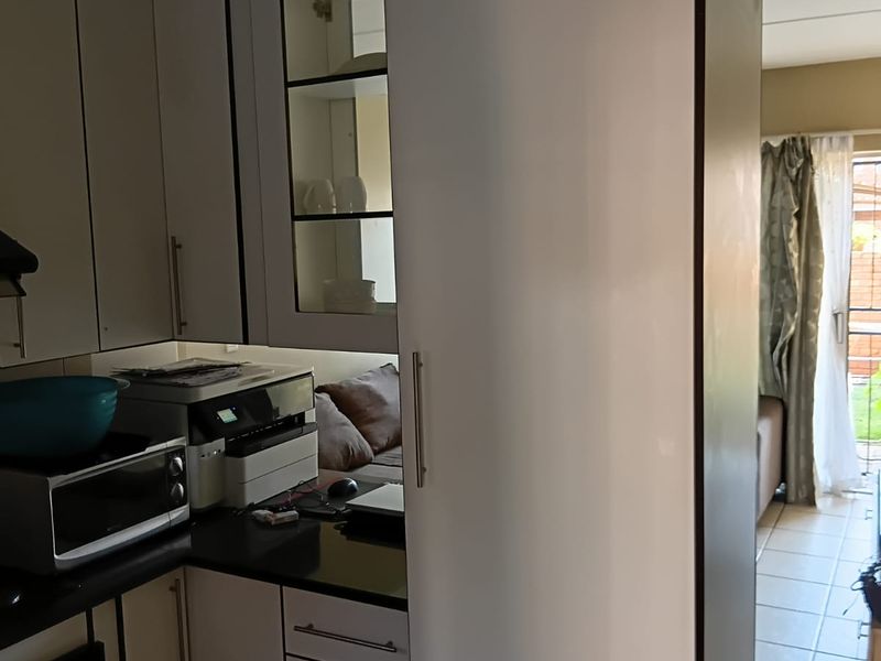 2 Bedroom 1 Bathroom Ground floor unit for sale - Photo 5