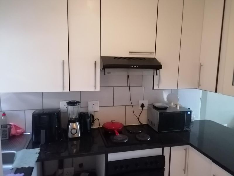 2 Bedroom 1 Bathroom Ground floor unit for sale - Photo 7