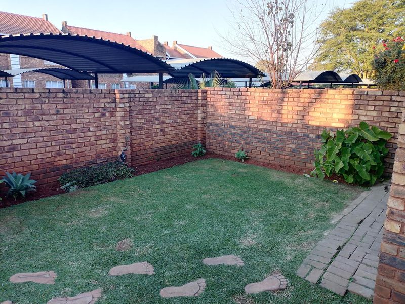 2 Bedroom 1 Bathroom Ground floor unit for sale - Photo 2