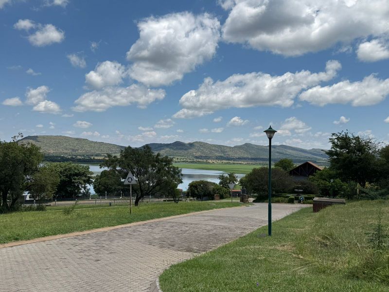 Prime 715sqm Vacant Land in Kosmos Estate – Sought-After Hartbeespoort Gem! - Photo 5