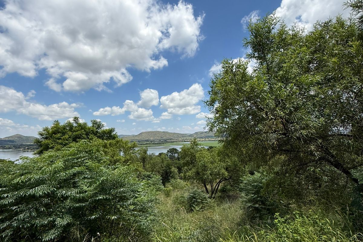 Prime 715sqm Vacant Land in Kosmos Estate – Sought-After Hartbeespoort Gem! - Photo 3