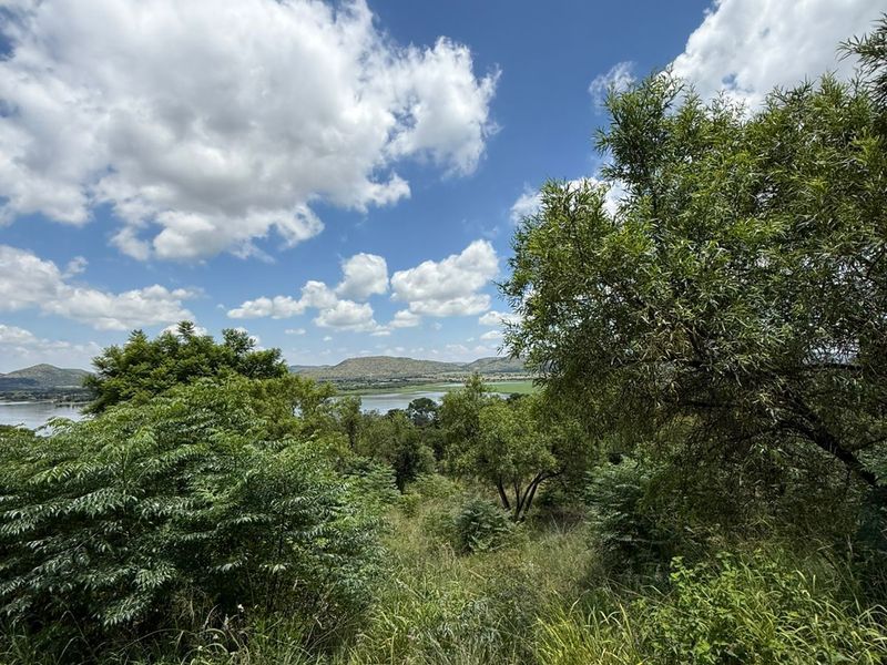 Prime 715sqm Vacant Land in Kosmos Estate – Sought-After Hartbeespoort Gem! - Photo 3