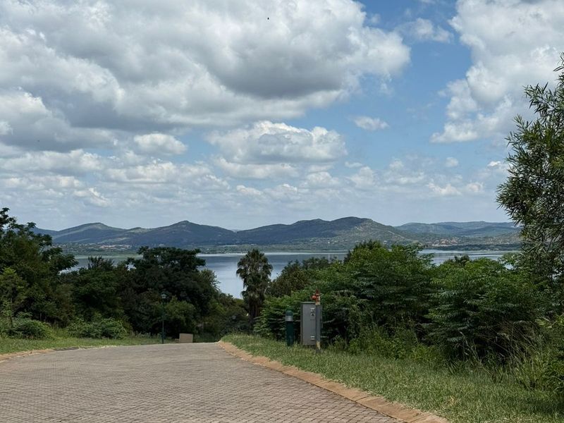 Prime 715sqm Vacant Land in Kosmos Estate – Sought-After Hartbeespoort Gem! - Photo 6