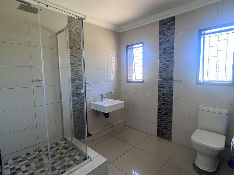 House For Sale In Witbank - Photo 7