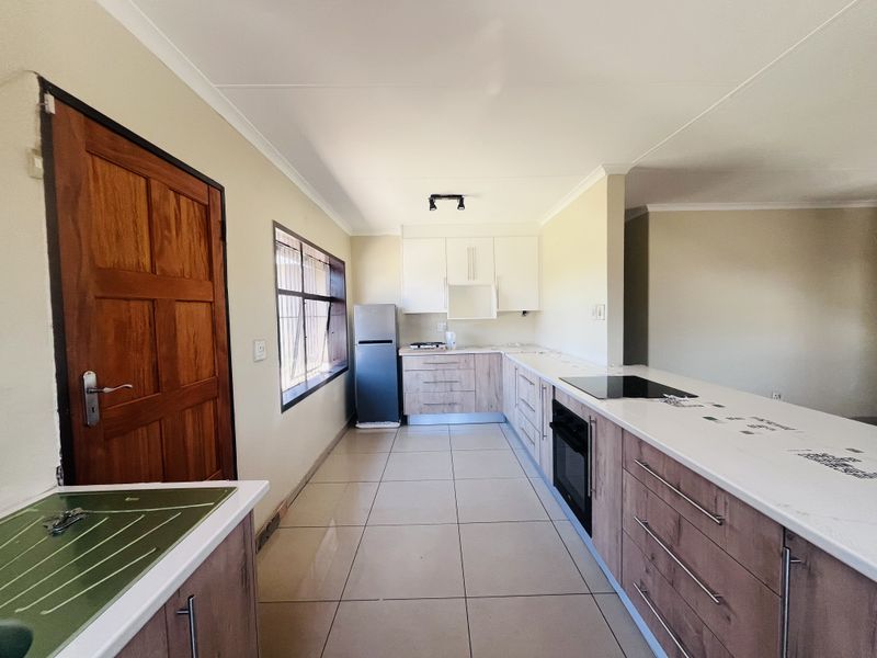 House For Sale In Witbank - Photo 2