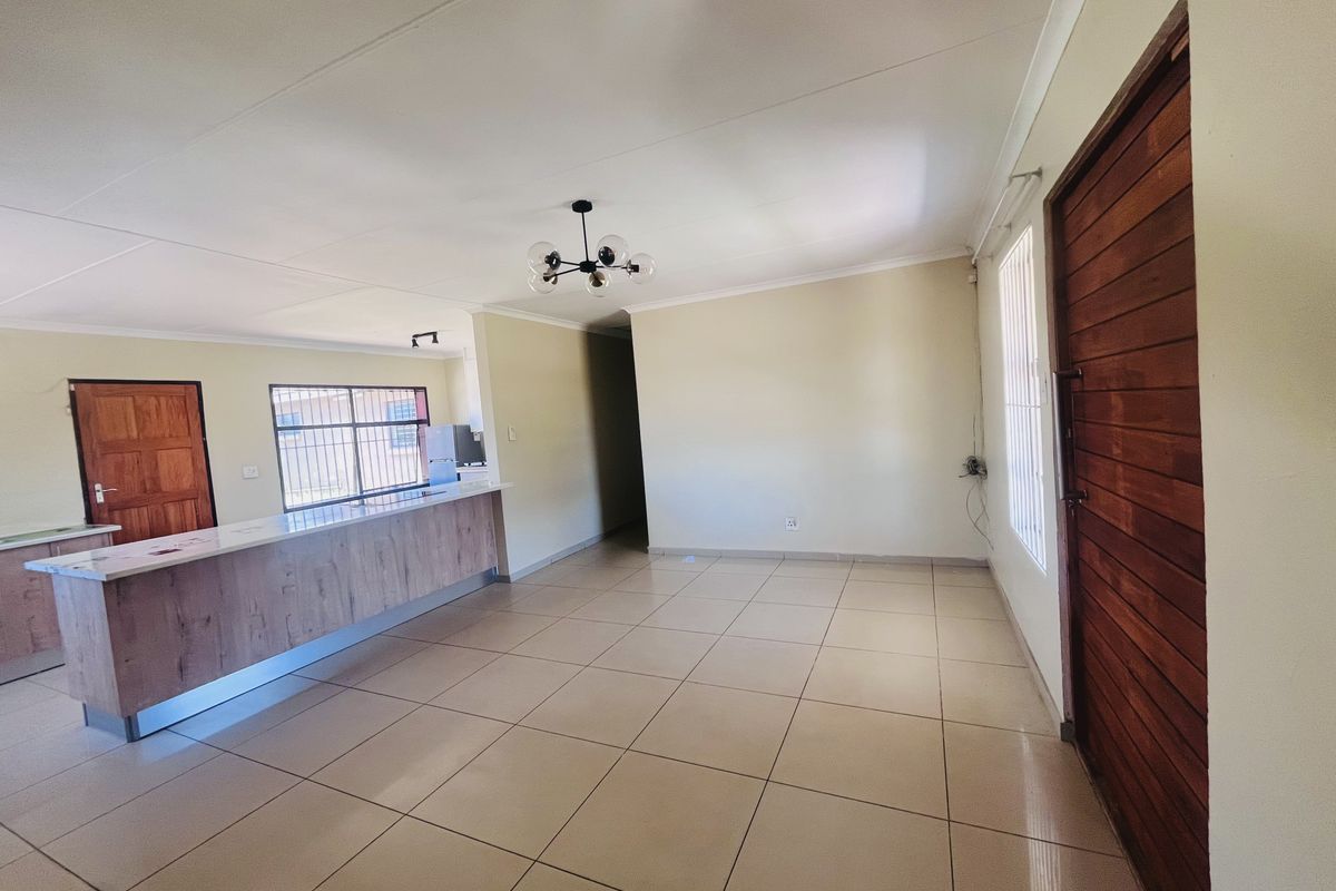 House For Sale In Witbank - Photo 4