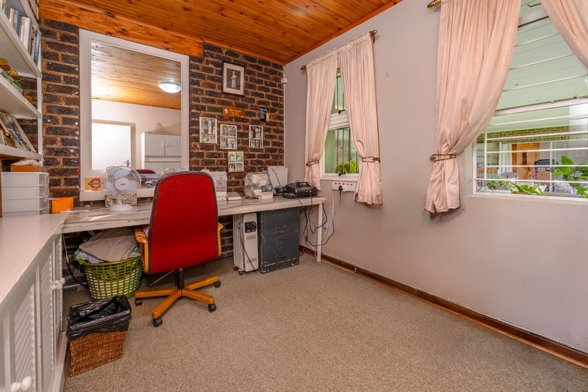 Panoramic View Home with Two Income-Producing Cottages, Solar Power & Exceptional Entertaining Space - Photo 4
