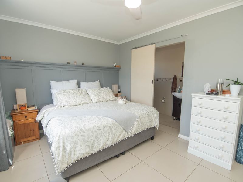 Move-In Ready 3-Bedroom Home with Excellent Security - Photo 9