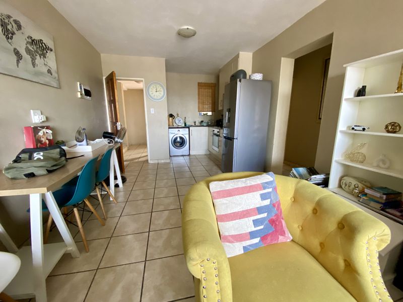 2 Bedroom Apartment for Sale in Lockwood - Photo 5