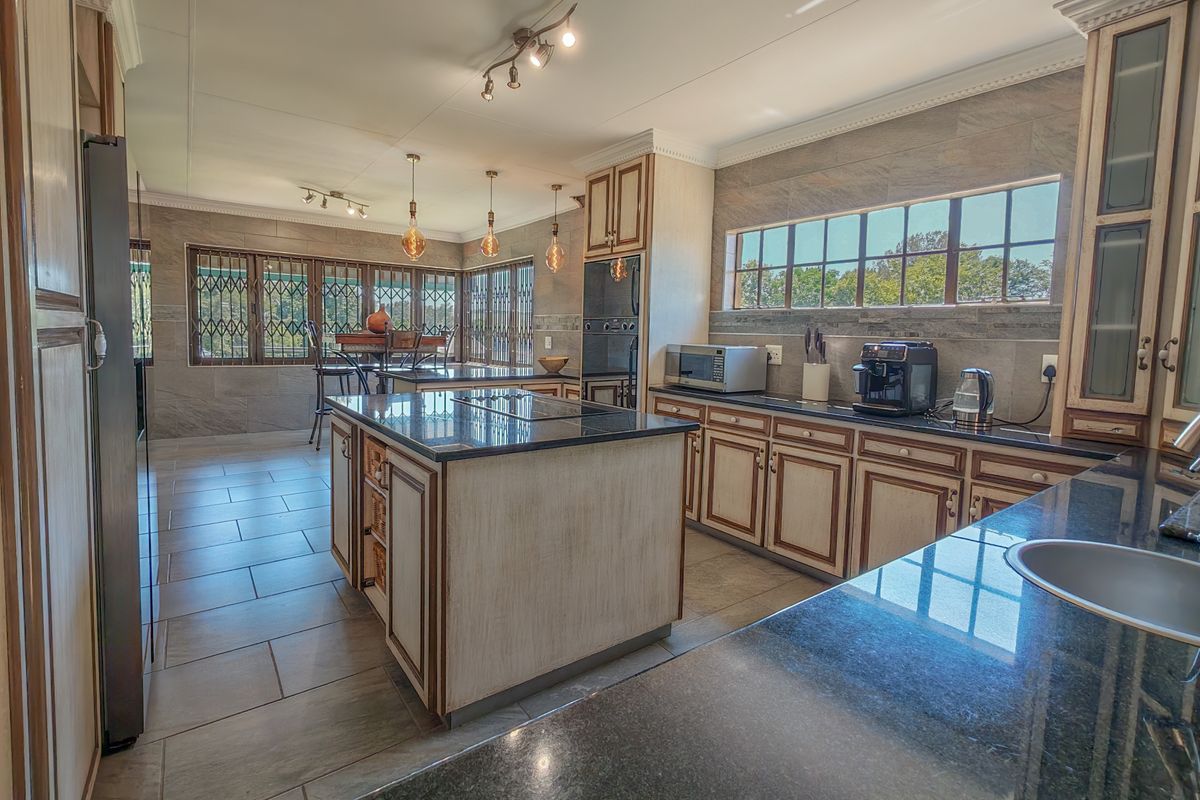 Investment Property in Lindequesdrift for Sale - House with Flatlets and charlets and Wedding Hall - Photo 5