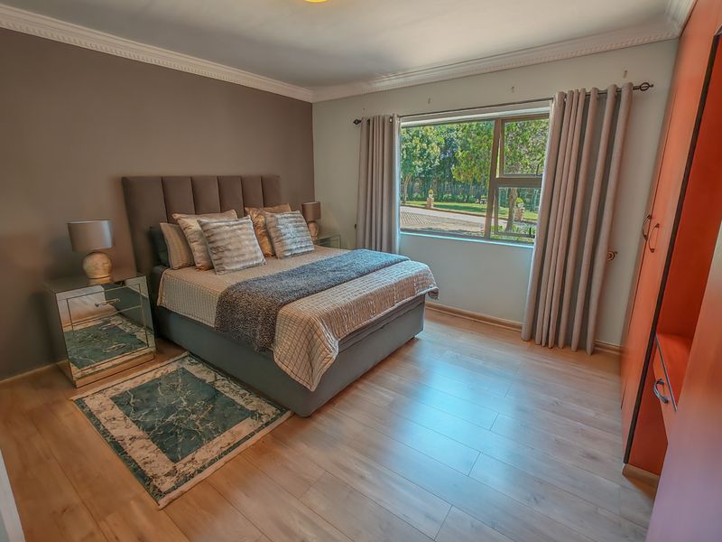 Spacious Modern House with Flatlets Chalets and a Wedding Hall - Photo 10