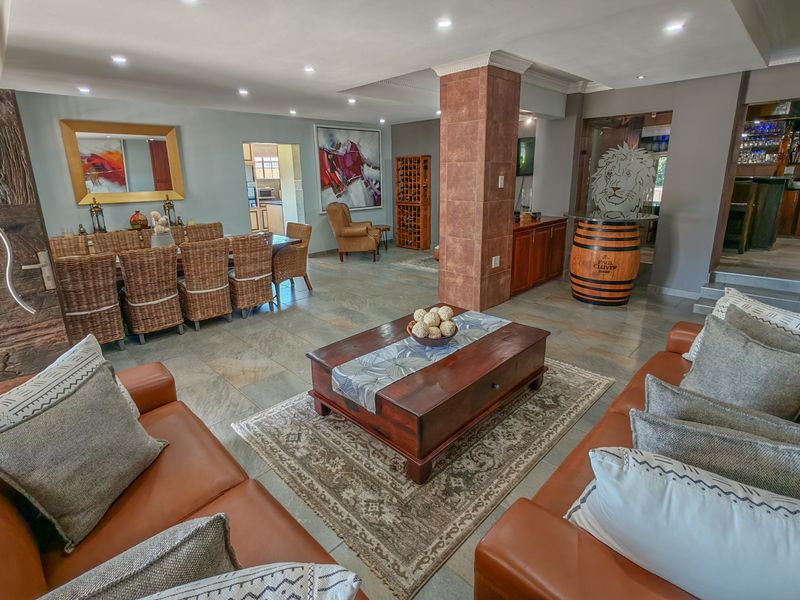 Spacious Modern House with Flatlets Chalets and a Wedding Hall - Photo 9