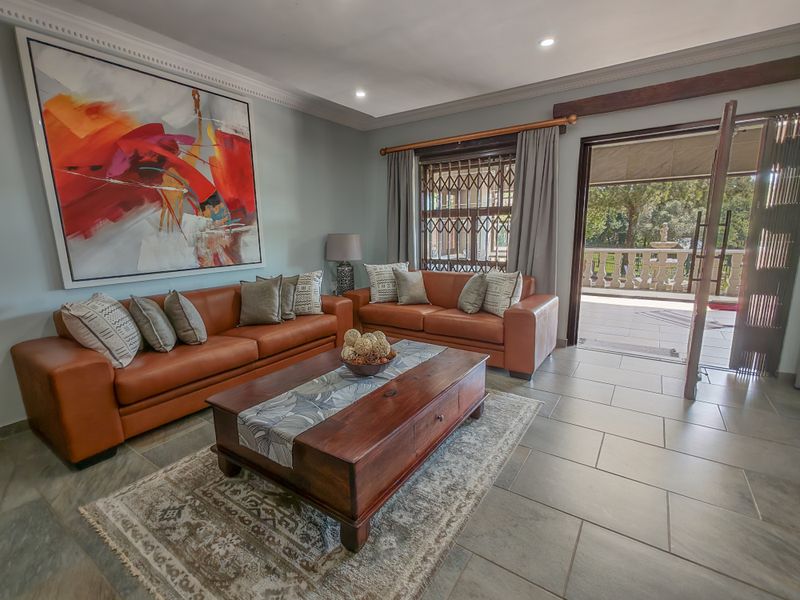 Spacious Modern House with Flatlets Chalets and a Wedding Hall - Photo 8