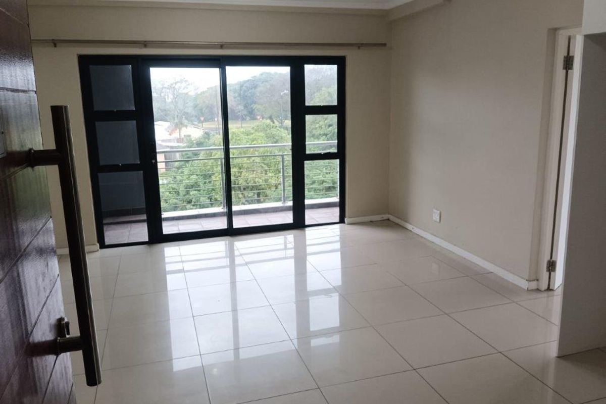 Sleek 3 Bedroom To Let Umhlanga Ridge - Photo 2