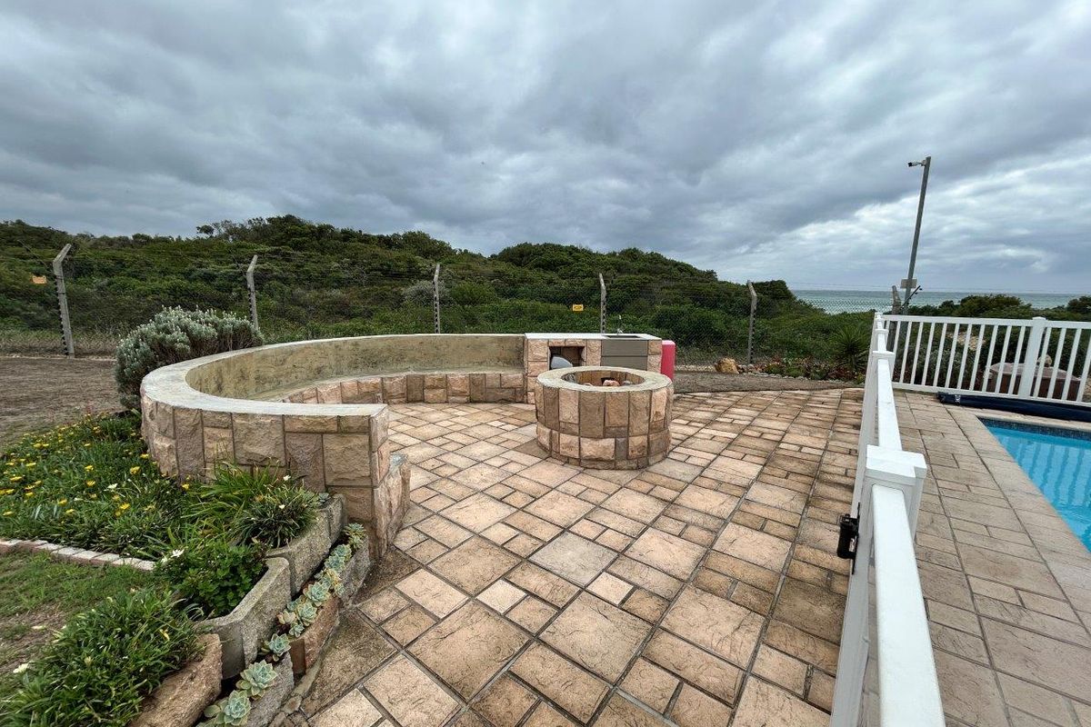 LOVELY 2 BEDROOM APARTMENT WITH ACCESS TO THE BEACH - Photo 3