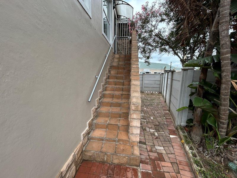 LOVELY 2 BEDROOM APARTMENT WITH ACCESS TO THE BEACH - Photo 6