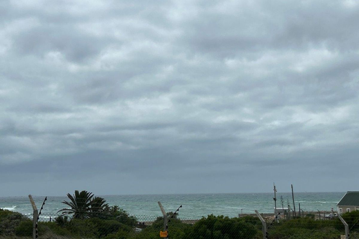 LOVELY 2 BEDROOM APARTMENT WITH ACCESS TO THE BEACH - Photo 4