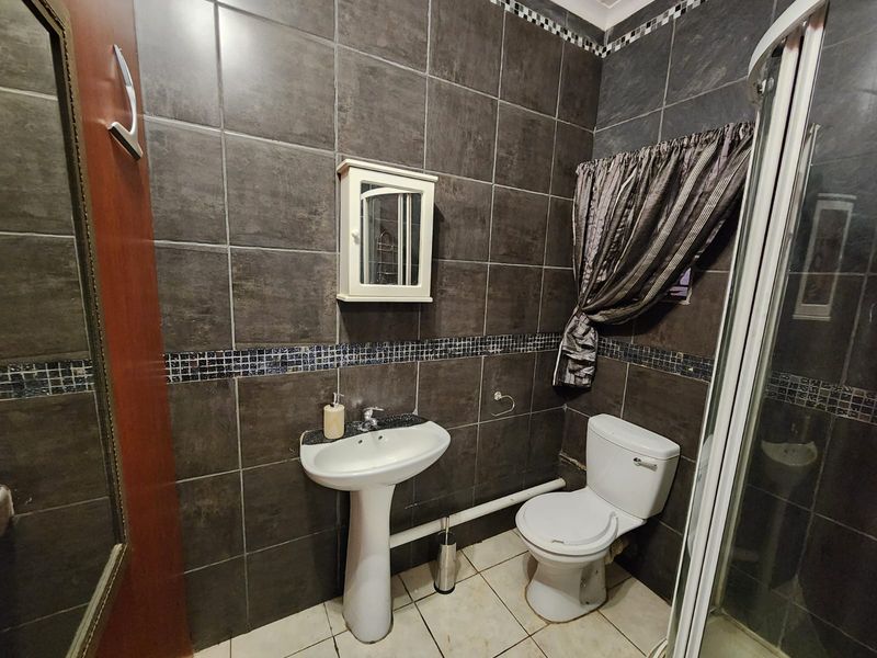 1 Bedroom Property to Let in Mooinooi – Comfortable & Convenient Living - Photo 5
