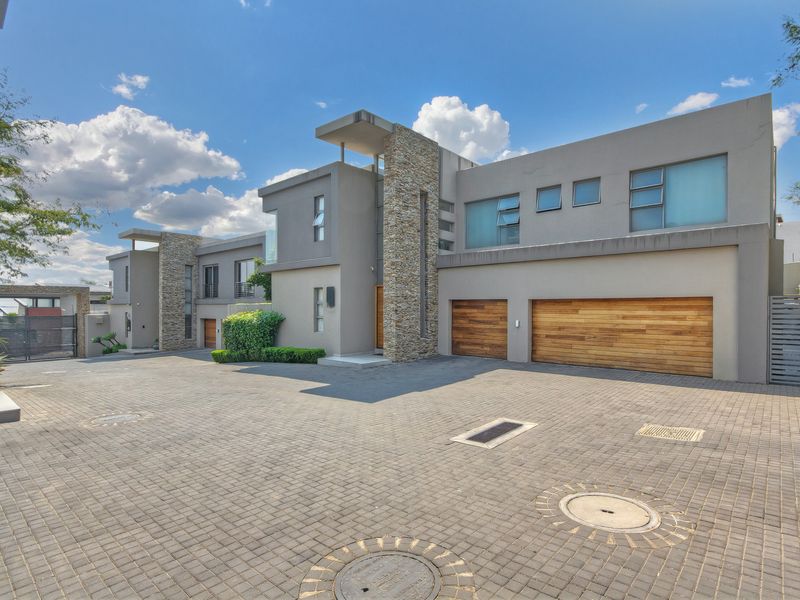 Uncompromising Luxury. Unmatched Security. Unrivalled Living - Photo 9