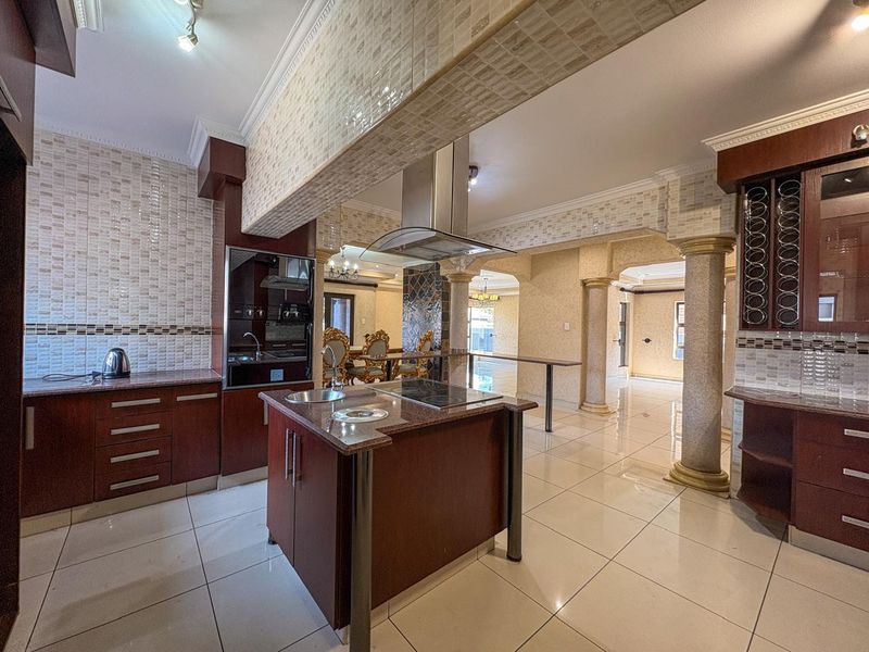 Newly Renovated Family Home in Helderwyk - Photo 7