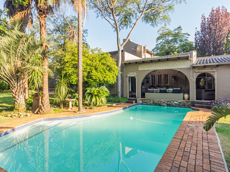 Beautiful character home in the sought after boomed koppie area of Boskruin. - Photo 2