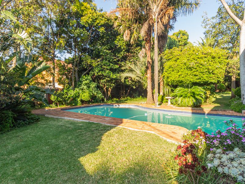 Beautiful character home in the sought after boomed koppie area of Boskruin. - Photo 4