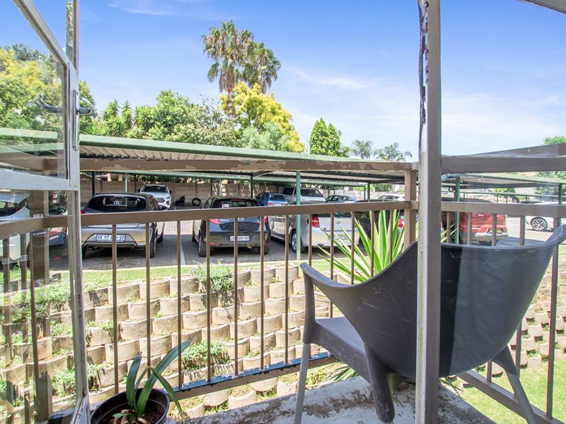 Charming 1-Bedroom Apartment with Open-Plan Living & Beautiful Gardens - Photo 10