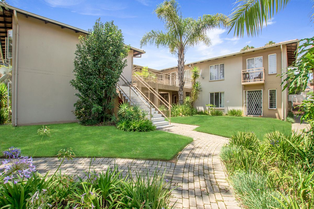 Charming 1-Bedroom Apartment with Open-Plan Living & Beautiful Gardens - Photo 4