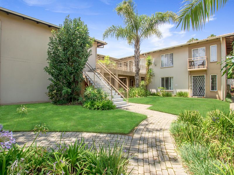 Charming 1-Bedroom Apartment with Open-Plan Living & Beautiful Gardens - Photo 4