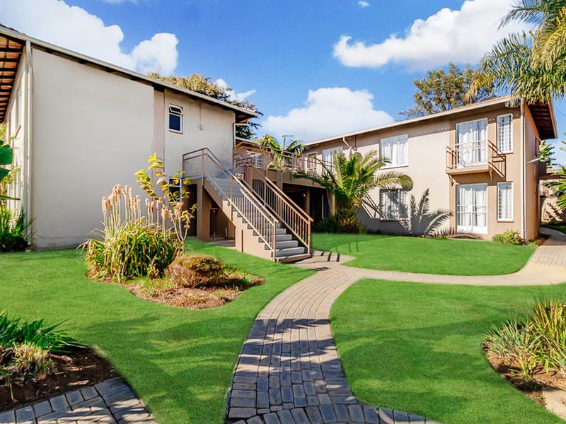 Charming 1-Bedroom Apartment with Open-Plan Living & Beautiful Gardens - Photo 7