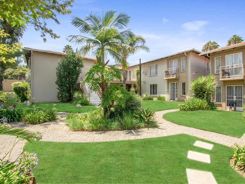 Charming 1-Bedroom Apartment with Open-Plan Living & Beautiful Gardens - Photo 5