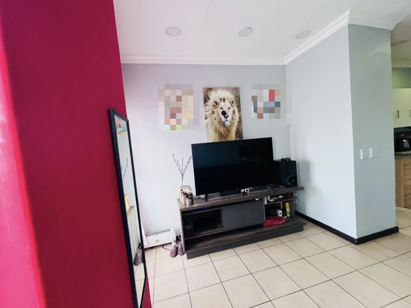 Apartment For Sale In Witbank - Photo 6