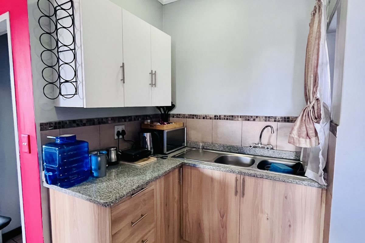 Apartment For Sale In Witbank - Photo 2