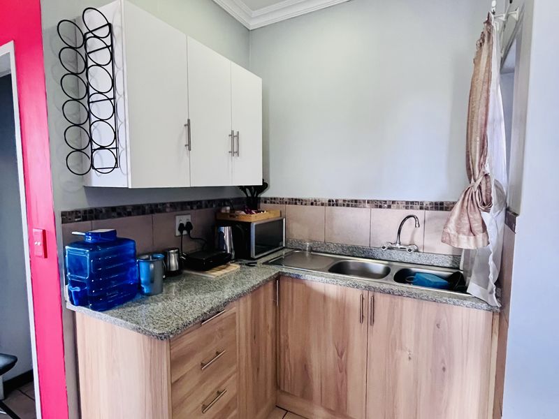 Apartment For Sale In Witbank - Photo 2