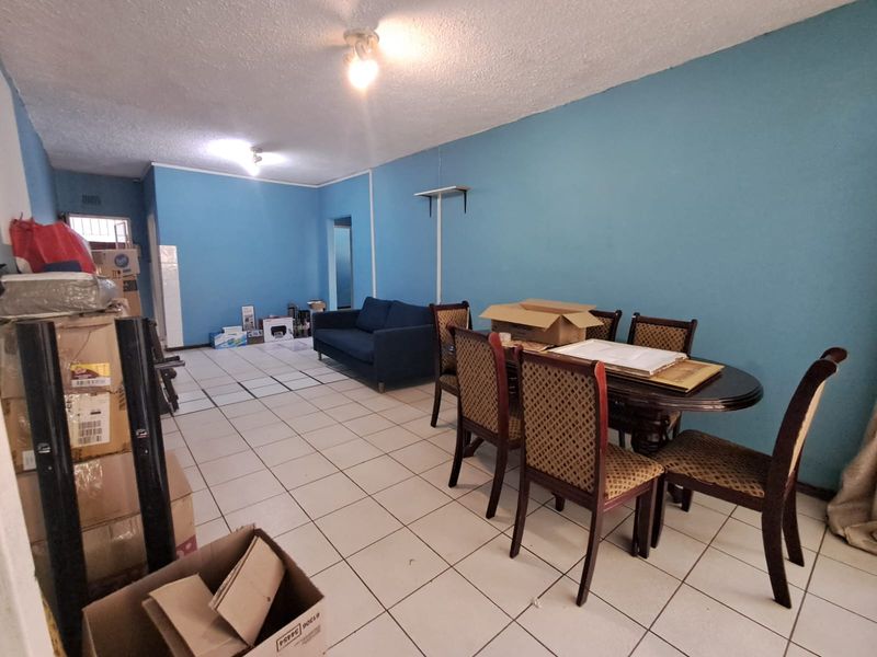 Ground Floor 2-Bedroom Apartment with Private Yard – A Smart Buy! - Photo 5