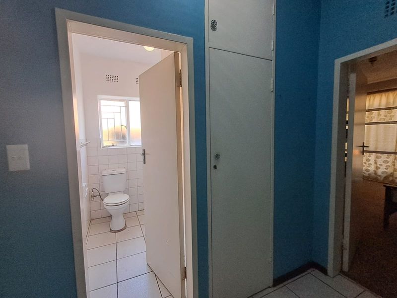 Ground Floor 2-Bedroom Apartment with Private Yard – A Smart Buy! - Photo 9