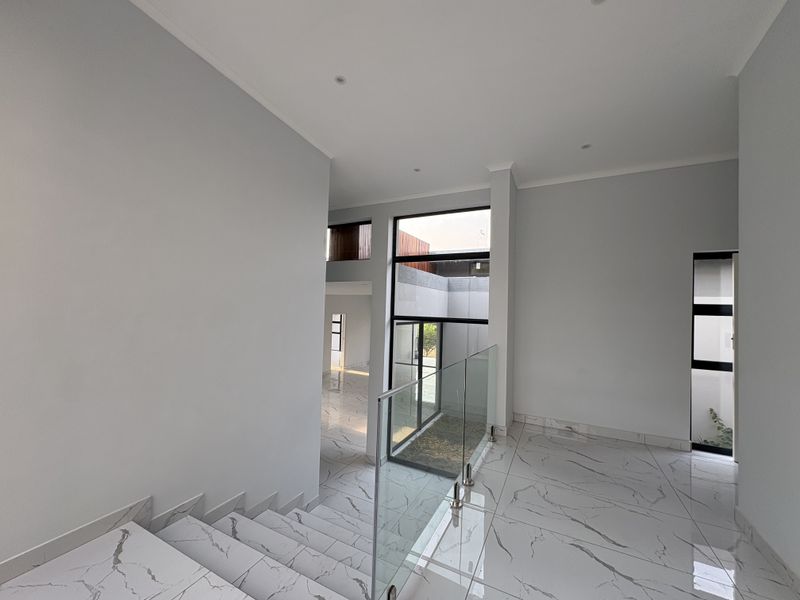 THE PERFECT COASTAL ESTATE LIVING. - Photo 3