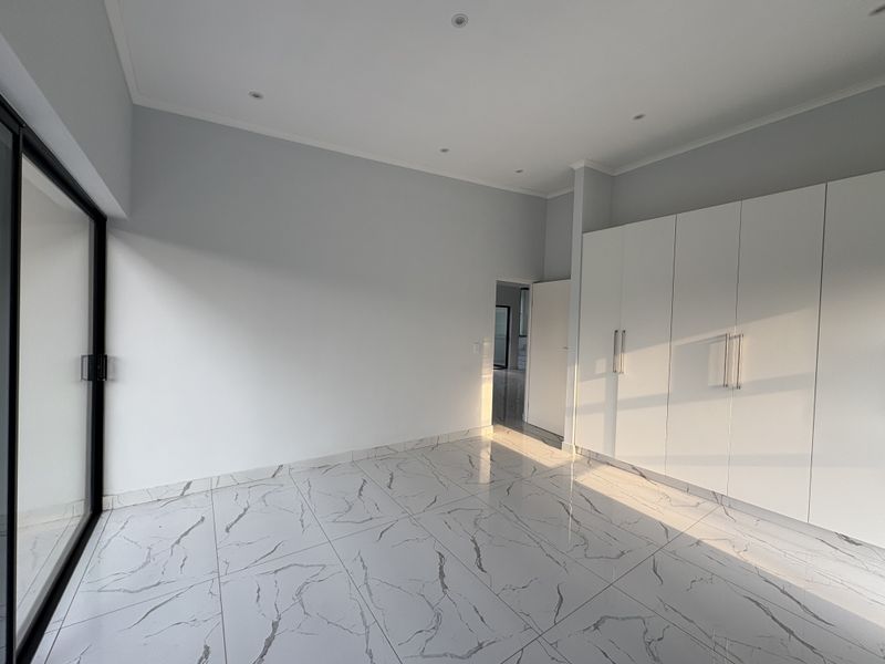 THE PERFECT COASTAL ESTATE LIVING. - Photo 10