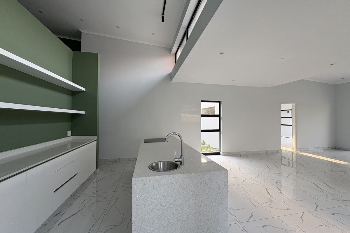 THE PERFECT COASTAL ESTATE LIVING. - Photo 4