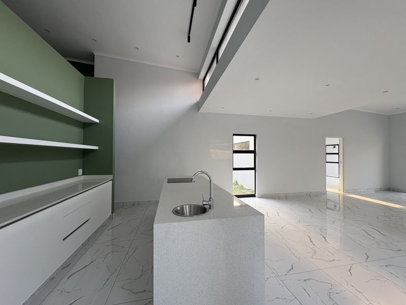 THE PERFECT COASTAL ESTATE LIVING. - Photo 5
