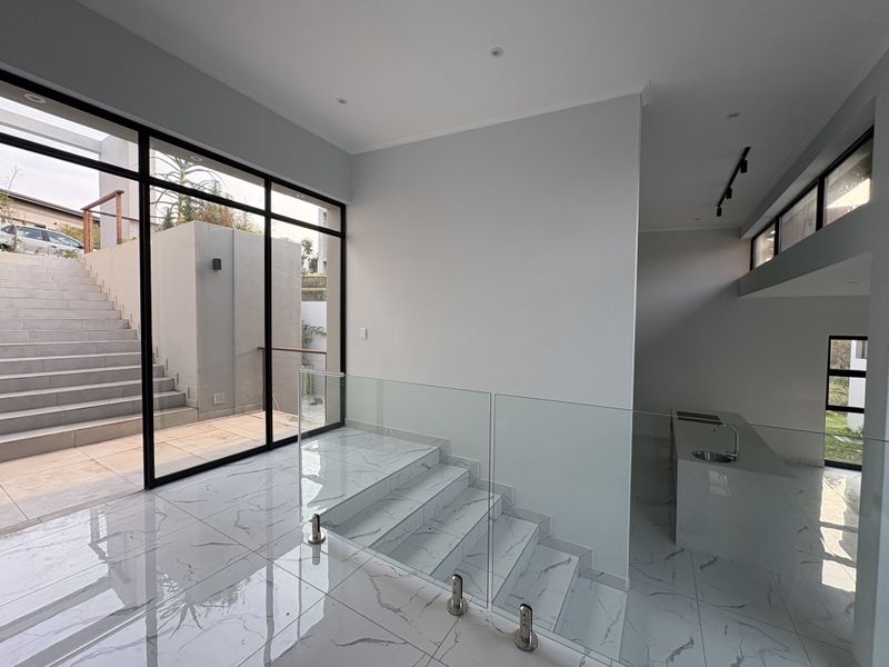 THE PERFECT COASTAL ESTATE LIVING. - Photo 2