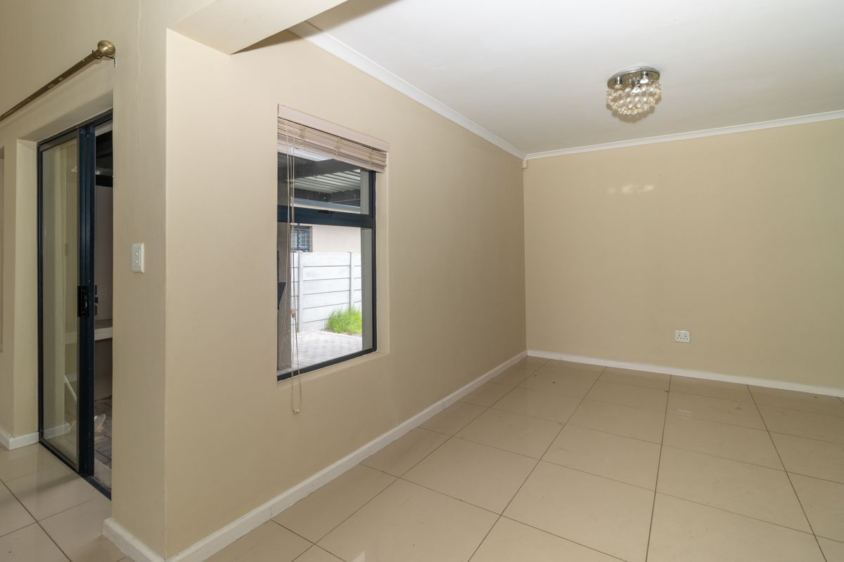 Secure 3 Bedroom Family Home - Photo 3