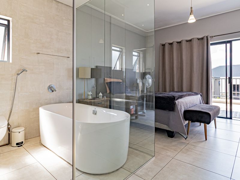 SOLE MANDATE: 2-bedroom home at The Polofields Waterfall City Midrand - Photo 8