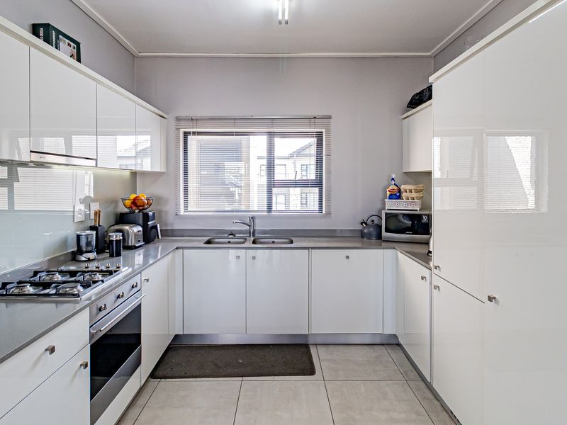 SOLE MANDATE: 2-bedroom home at The Polofields Waterfall City Midrand - Photo 3