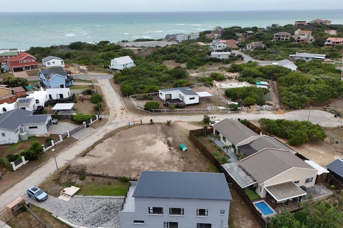 STUNNING  MODERN 3 BEDROOM HOUSE IN SOUGHT AFTER PARADISE BEACH - Photo 2