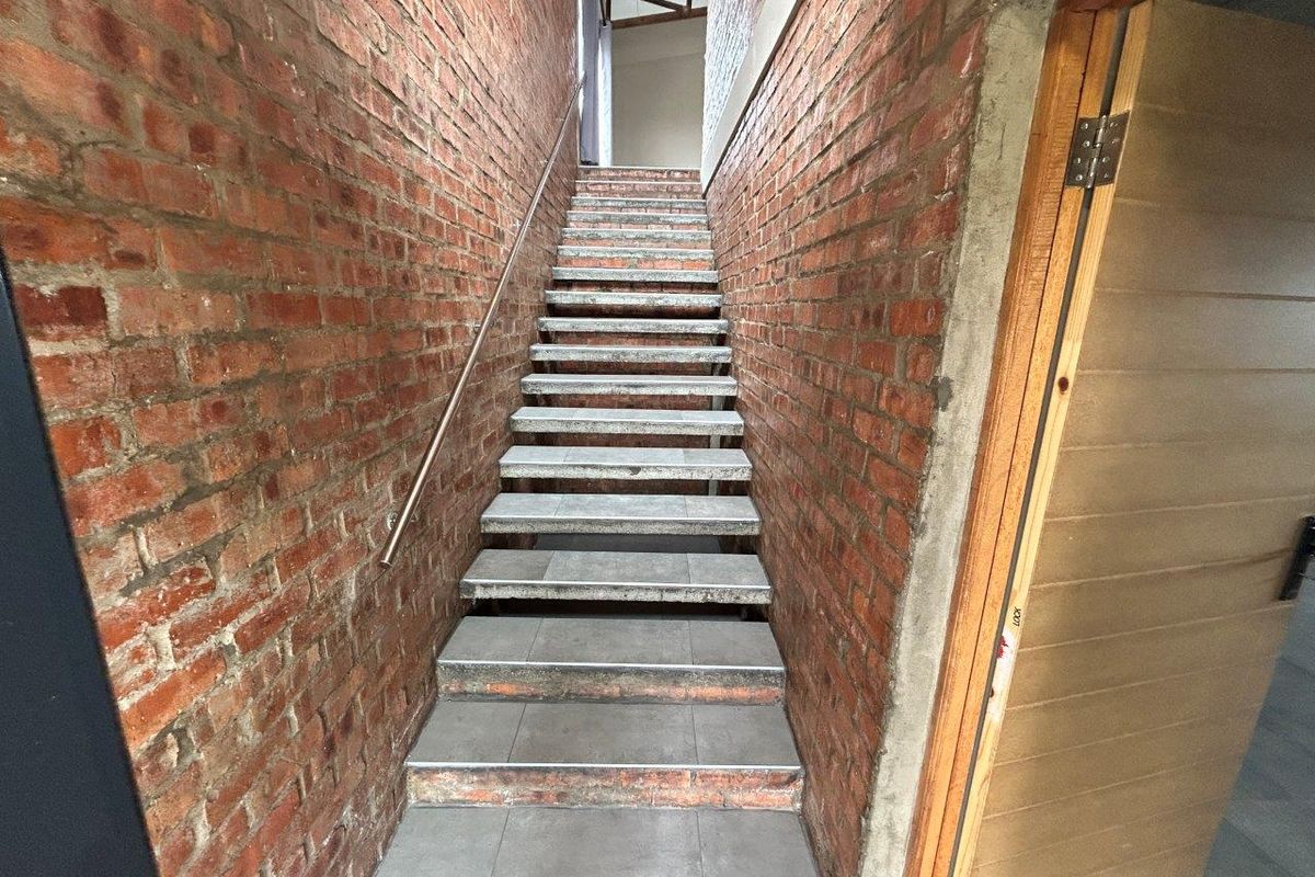 STUNNING  MODERN 3 BEDROOM HOUSE IN SOUGHT AFTER PARADISE BEACH - Photo 4