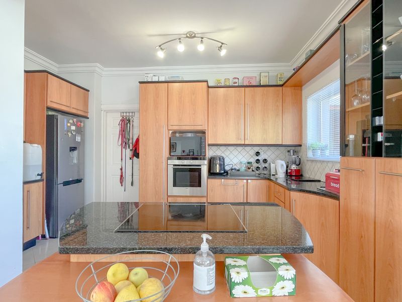 SUMMERSTRAND 3 BED 2 BATH HOUSE FOR SALE - Photo 10
