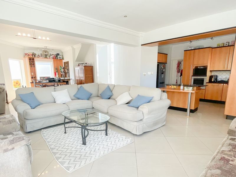 SUMMERSTRAND 3 BED 2 BATH HOUSE FOR SALE - Photo 9