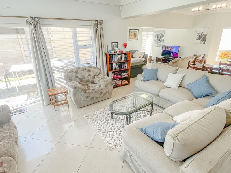 SUMMERSTRAND 3 BED 2 BATH HOUSE FOR SALE - Photo 5